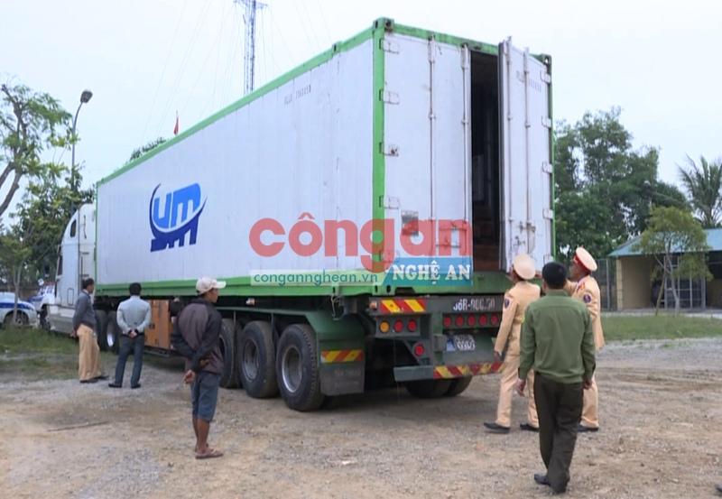 Phương tiện chở số gỗ trái phép