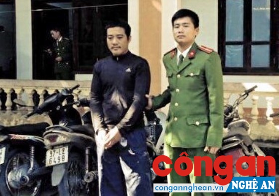 Đối tượng Võ Văn Dũng bị Công an thị xã Thái Hòa bắt giữ