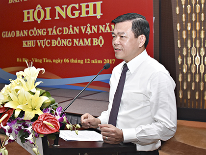 Đồng chí Nguyễn Hồng Lĩnh, Ủy viên Trung ương Đảng, Bí thư Tỉnh ủy, Chủ tịch HĐND tỉnh BR-VT, phát biểu chào mừng hội nghị.