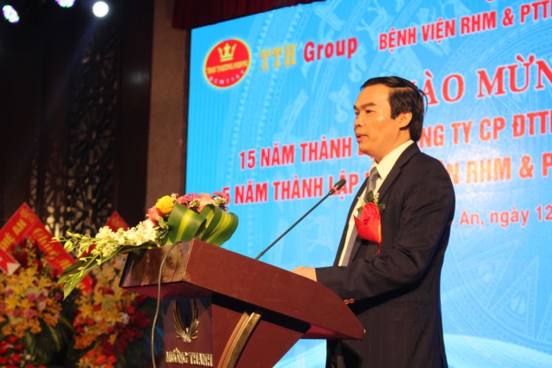 Bác sỹ CKII Thái Doãn Thắng – Chủ tịch HĐQT – Tổng Giám đốc Bệnh viện RHM và PTTHTM Thái Thượng Hoàng ôn lại quá trình phát triển của đơn vị