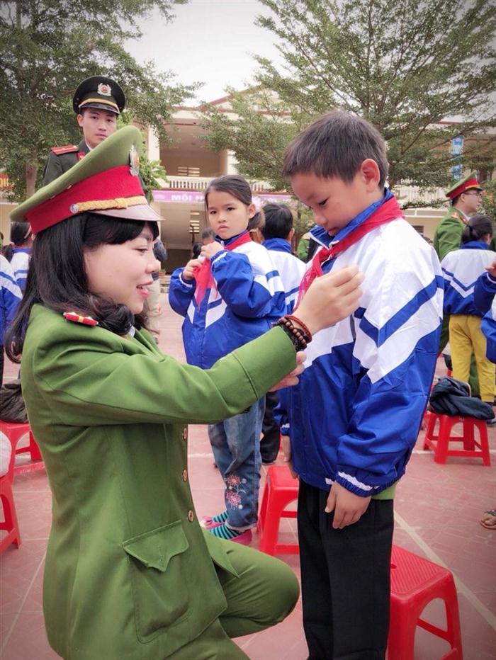 Những món quá tuy giá trị vật chất không lớn nhưng là nguồn động viên tinh thần với các em.   