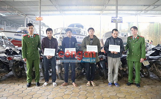 Các đối tượng cùng tang vật bị thu giữ