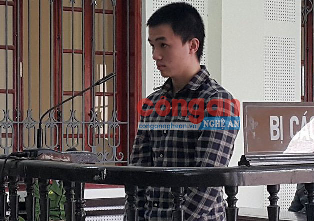 Bị cáo Phan Công Mạnh tại tòa