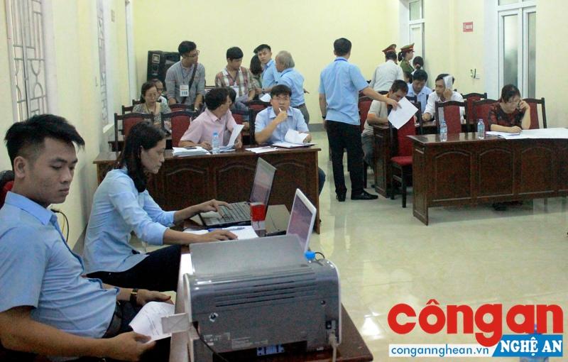 Toàn cảnh một phiên đấu giá quyền sử dụng đất