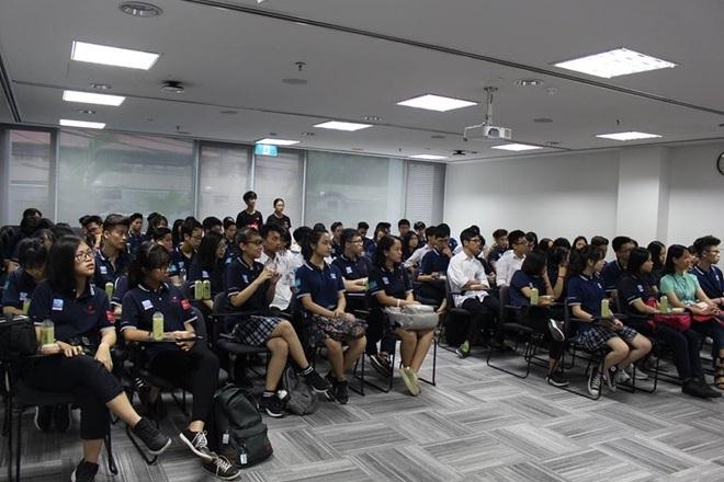 Do không quy định mức sàn nên các trường ngoài công lập thu học phí mỗi nơi một mức.