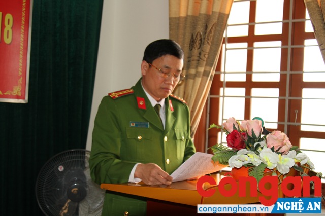 Đồng chí Đại tá Nguyễn Mạnh Hùng - Phó giám đốc Công an tỉnh phát biểu chỉ đạo hội nghị