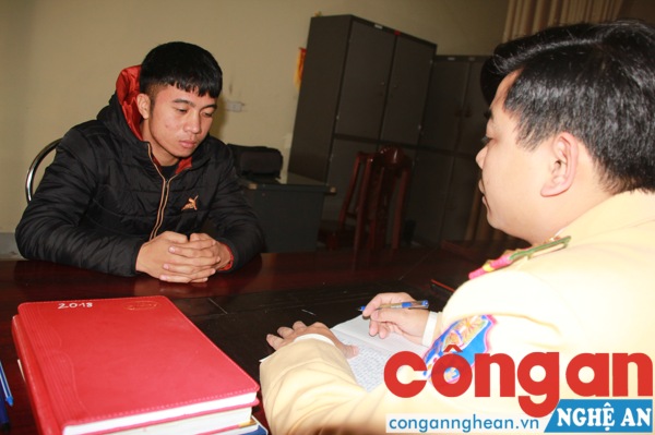 Đối tượng Nguyễn Bá Cường tại cơ quan công an