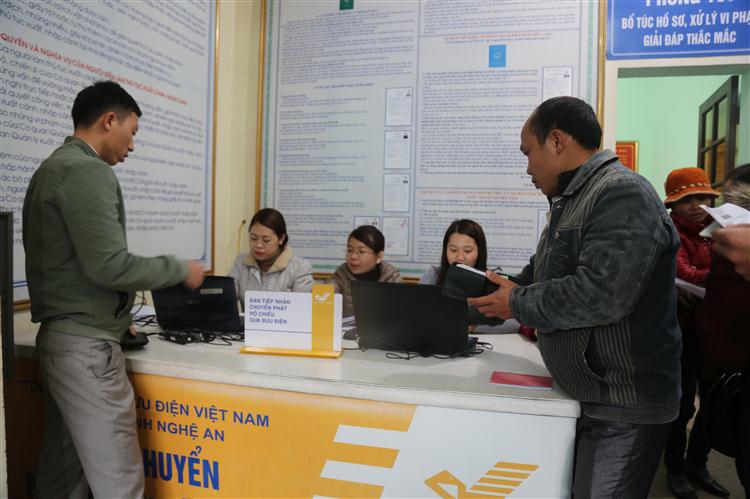 Phối hợp với Bưu điện Nghệ An để chuyển phát hộ chiếu đến tận nơi cư trú