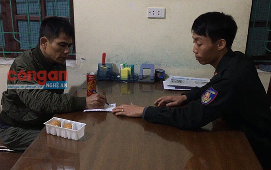 Đại đội CSCĐ lấy lời khai đối tượng Lê Đăng Thanh