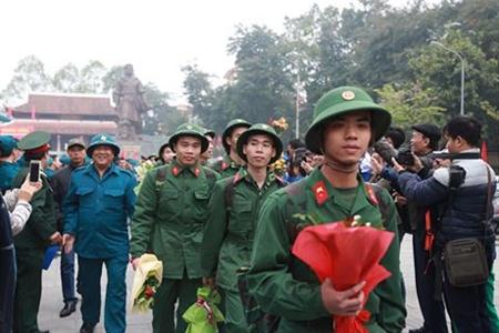 Thanh niên là lao động duy nhất trong gia đình thì có thể được tạm hoãn nghĩa vụ quân sự (nếu được UBND cấp xã xác nhận)