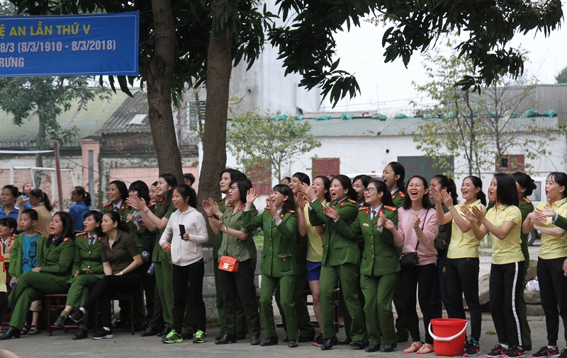 Sự thành công của giải đấu không thể không kể đến sự cổ vũ nhiệt tình của cổ động viên