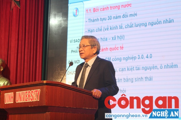 GS. Tiến sỹ Nguyễn Minh Thuyết giới thiệu khái quát chương trình giáo dục phổ thông tổng thể 