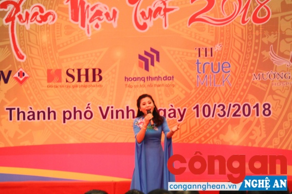 Tiết mục văn nghệ chào mừng hội nghị