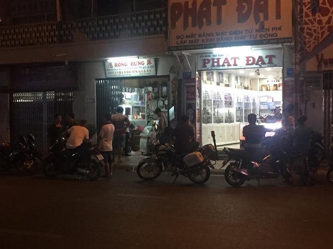 Công an khám nghiệm hiện trường