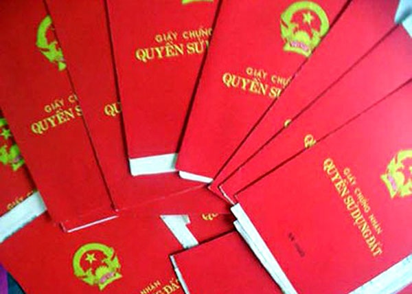 Một số giấy chứng nhận quyền sử dụng đất bị làm giả. Ảnh minh họa.