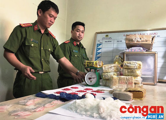Tổ chức giám định số ma túy thu giữ của đối tượng Rê