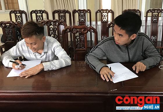 Lưu Văn Độ và Lưu Văn Lâm tại Đội CSGT Công an TP Vinh