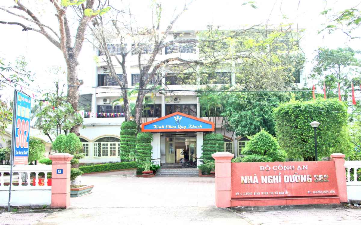 Nhà nghỉ nằm ngay trên đường Bình Minh, thuận tiện giao thông