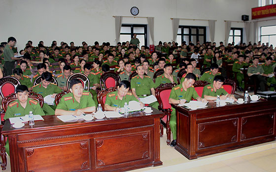 Các đảng viên tham dự Hội nghị
