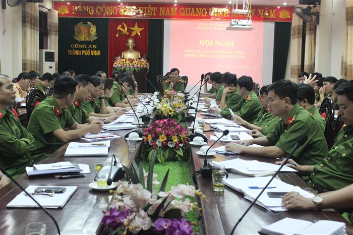 Toàn cảnh hội nghị.