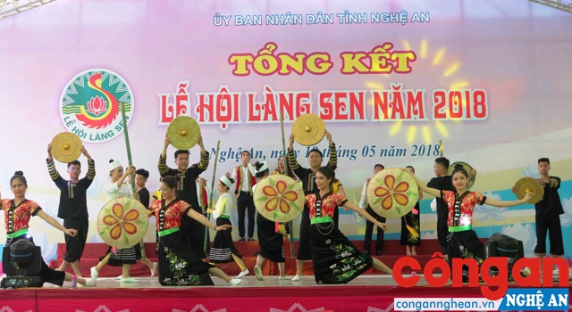 1 trong 9 tiết mục xuất sắc nhất của Liên hoan Tiếng hát Làng Sen năm 2018