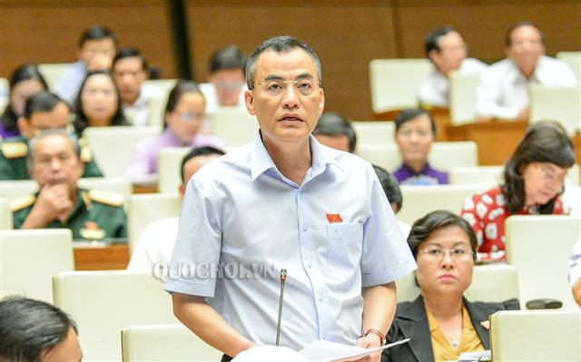 Đại biểu Trần Văn Minh - Quảng Ninh phát biểu tại phiên họp