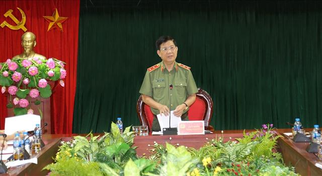 Thứ trưởng Nguyễn Văn Sơn phát biểu tại buổi làm việc.