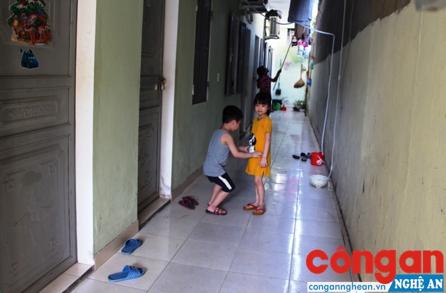 Hiện tại, sinh viên, người lao động thuê nhà trọ phải chịu tiền điện, nước cao hơn các hộ gia đình sinh hoạt