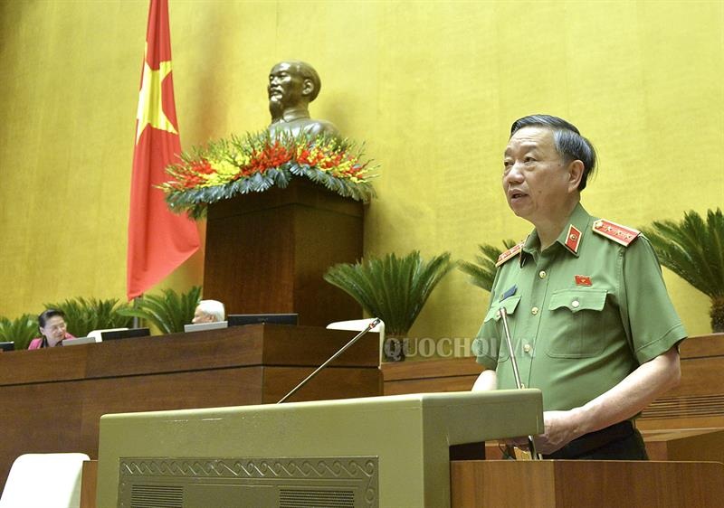 Bộ trưởng Bộ Công an Tô Lâm trình bày Tờ trình dự án Luật Công an nhân dân (sửa đổi)