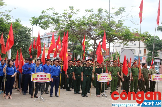 Các lực lượng tham gia lễ phát động