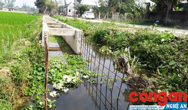 Nhiều hạng mục trong dự án chống hạn, ngăn mặn dở dang nhiều tháng qua