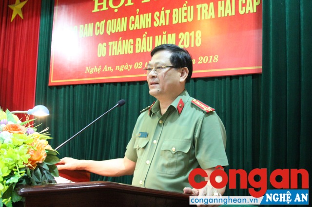 Đồng chí Đại tá Nguyễn Hữu Cầu - Bí thư Đảng ủy, Giám đốc Công an tỉnh phát biểu chỉ đạo tại hội nghị