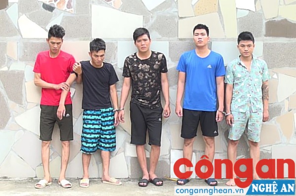   Các đối tượng tại cơ quan công an