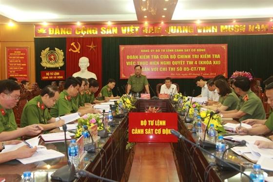 Thứ trưởng Nguyễn Văn Thành phát biểu tại buổi làm việc.