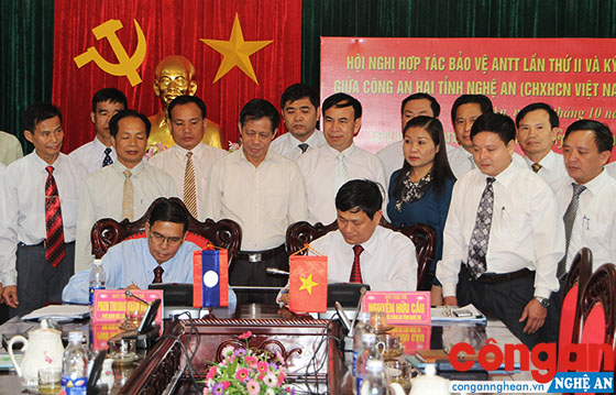 Những năm qua, Công an Nghệ An đã có nhiều hoạt động phối hợp trong công tác đảm bảo ANTT với Công an các tỉnh của nước bạn Lào, góp phần quan trọng bảo vệ ANQG, giữ gìn TTATXH     