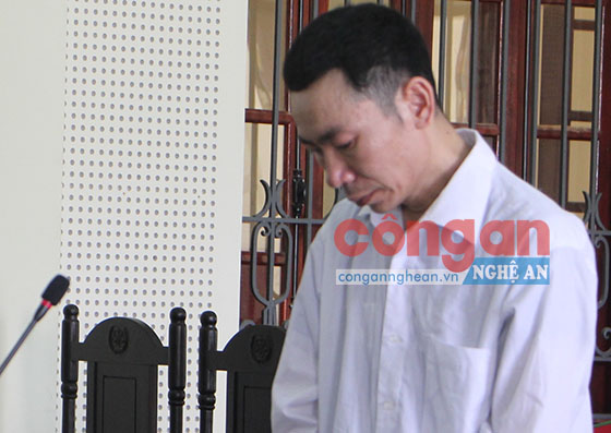 Bị cáo Phan Công Hoài tại tòa
