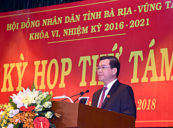 Đồng chí Nguyễn Hồng Lĩnh, Ủy viên Trung ương Đảng, Bí thư Tỉnh ủy, Chủ tịch HĐND tỉnh phát biểu khai mạc kỳ họp.