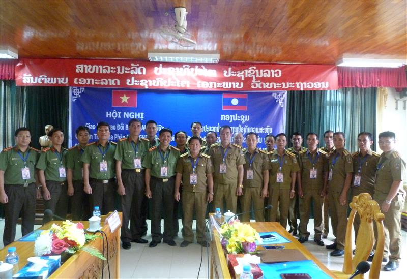 Công an tỉnh Nghệ An và Công an tỉnh Hủa Phăn ký kết biên bản ghi nhớ 