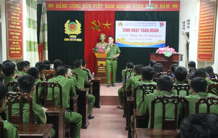 Tiết mục văn nghệ khai mạc kỳ sinh hoạt