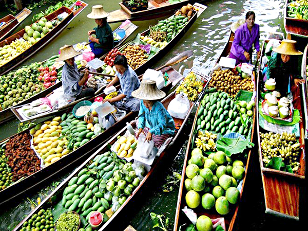 Chợ nổi cũng là nét đặc trưng của văn hóa Cà Mau.