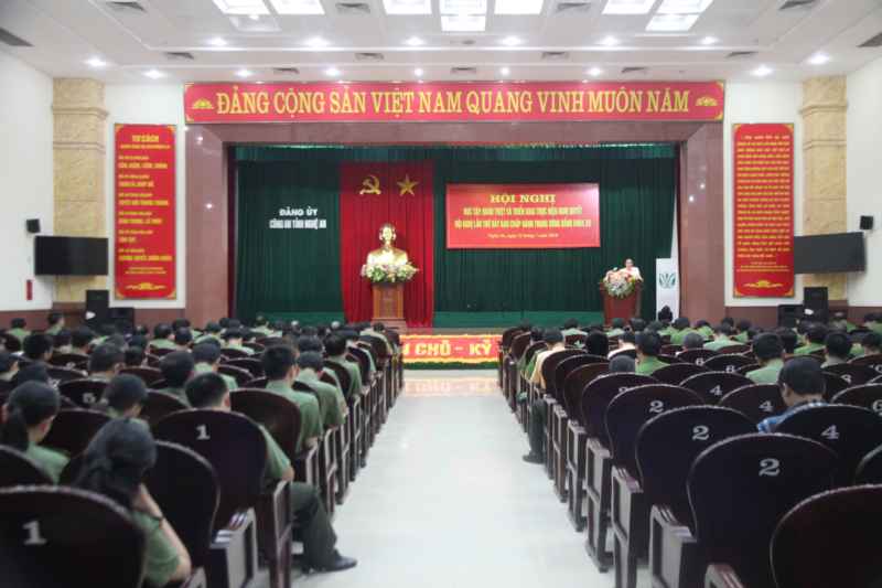 Toàn cảnh hội nghị