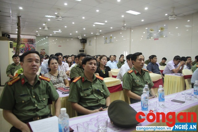 Các đại biểu tham dự buổi lớp tập huấn