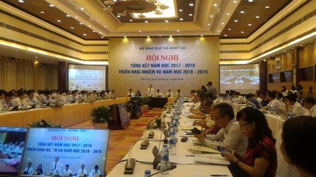 Hội nghị Tổng kết năm học 2017 – 2018 và triển khai nhiệm vụ năm học mới theo hình thức trực tuyến tại 64 điểm.