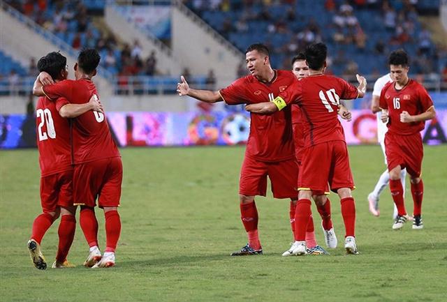 Cũng như chơi tốt khi đá cạnh các đàn anh Văn Quyết, Anh Đức...