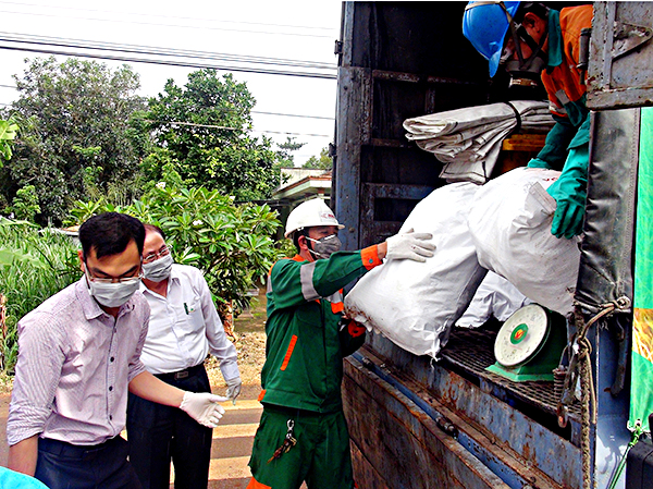 292kg rác thải thuốc BVTV đã được thu gon để đem đi tiêu hủy.                     