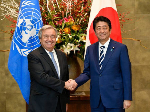 Thủ tướng Nhật Bản Shinzo Abe và Tổng thư ký Liên hợp quốc Antonio Guterres.