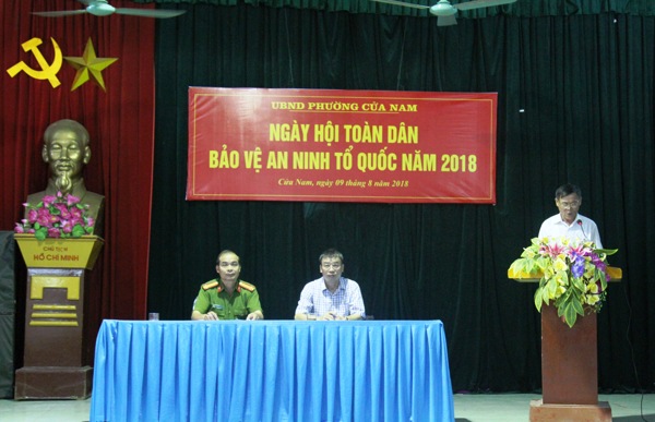 Đại diện các đoàn thể, khối xóm đóng góp ý kiến