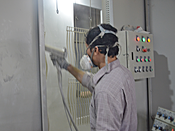 Hệ thống buồng phun sơn tĩnh điện của Công ty TNHH SX TM-DV Nam Cường Đoàn Kết.