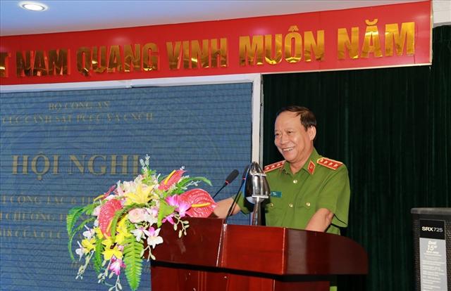 Thứ trưởng Lê Quý Vương phát biểu tại Hội nghị.