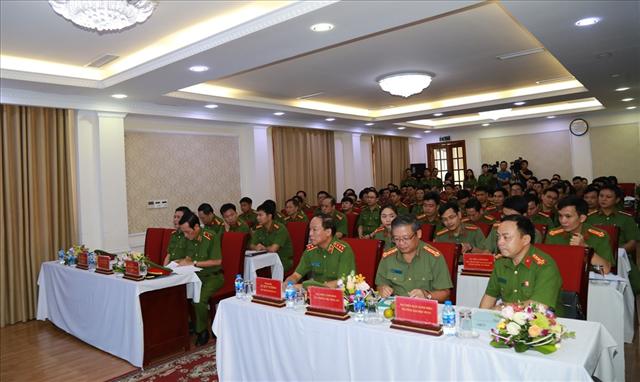 Toàn cảnh Hội nghị.